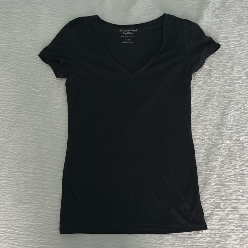Women’s American Eagle Basic Black Tee